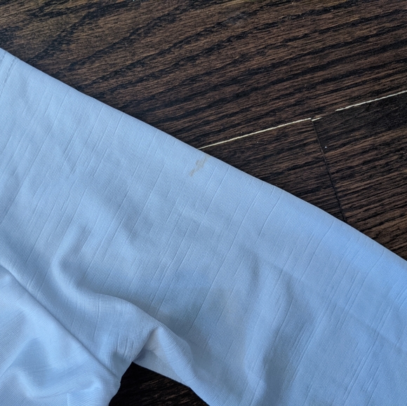 PrettyLittleThing White Crop Top - Picture 2 of 2